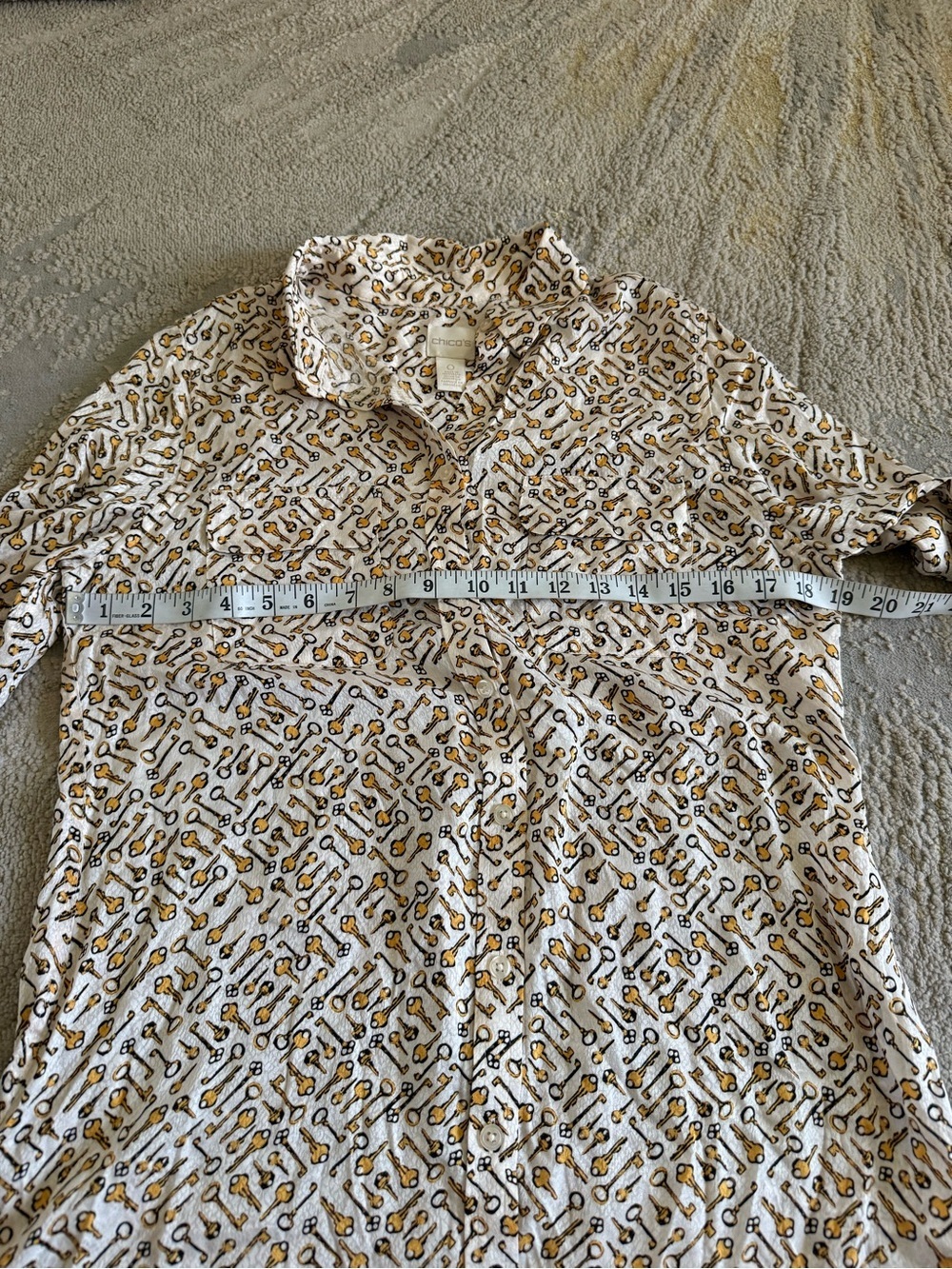 Chico's long sleeve blouse keys novelty print button front Top Cream gold small - Picture 5 of 8